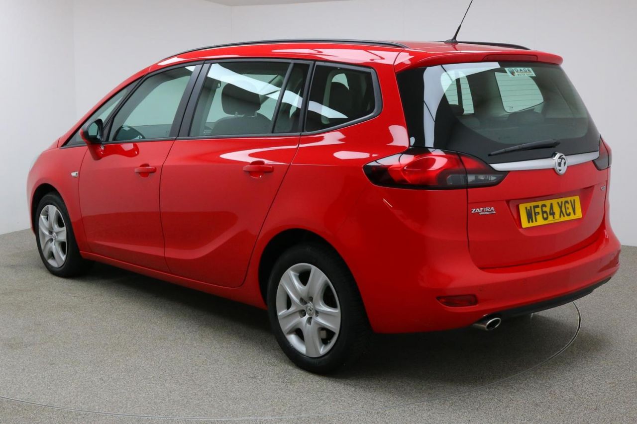 Used 2014 Red Vauxhall Zafira Tourer Mpv 2 0 Exclusiv Cdti 5d Auto 162 Bhp For Sale In