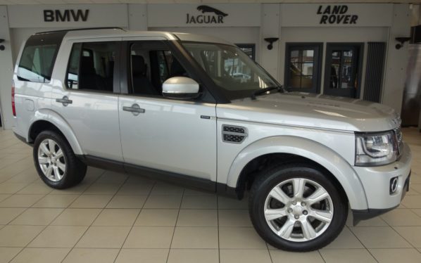 Used 2014 SILVER LAND ROVER DISCOVERY Estate 3.0 SDV6 XS 5d AUTO 255 BHP (reg. 2014-03-01) for sale in Hazel Grove