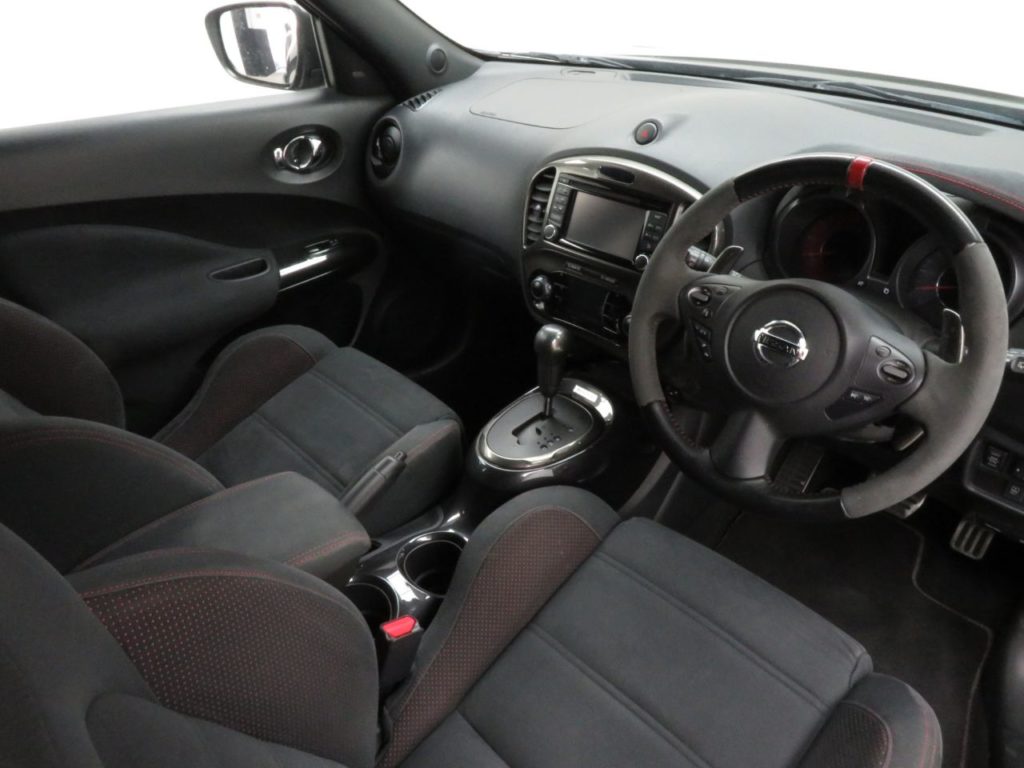 Used_2015_BLACK_NISSAN_JUKE_1