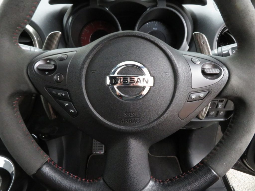 Used_2015_BLACK_NISSAN_JUKE_1