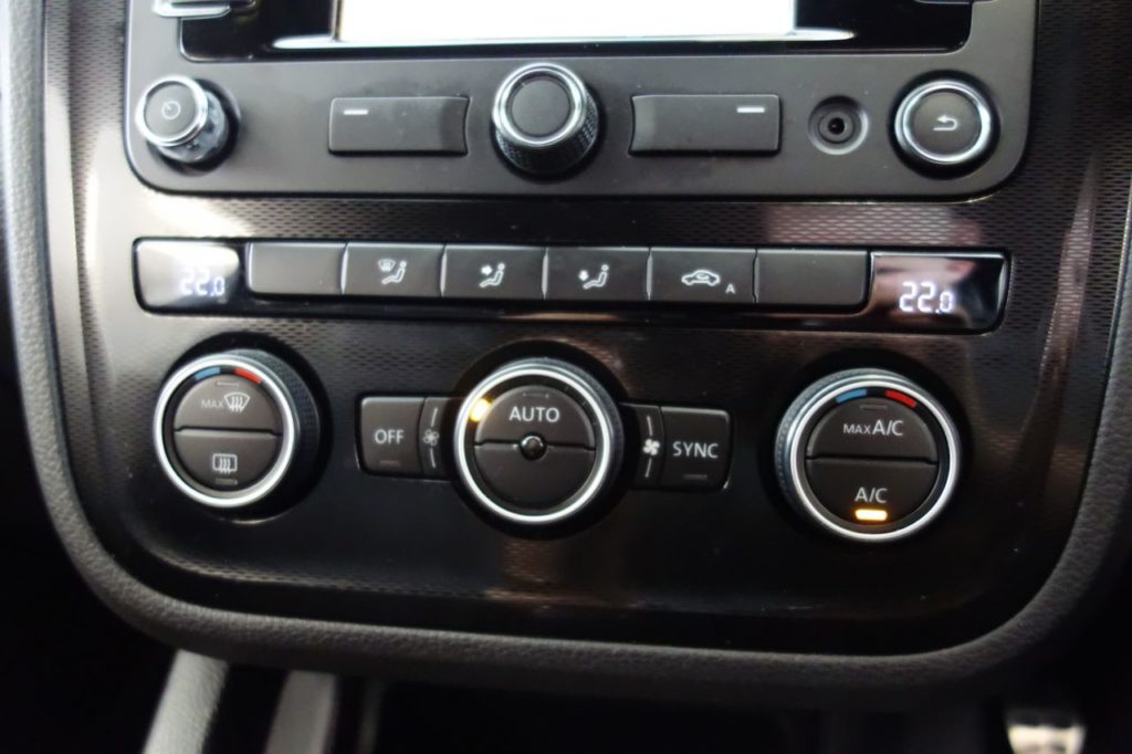 Used_2015_PURPLE_VOLKSWAGEN_SCIROCCO_1
