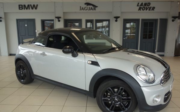 Used 2015 SILVER MINI COUPE Coupe 1.6 COOPER 2d 120 BHP (reg. 2015-08-25) for sale in Hazel Grove
