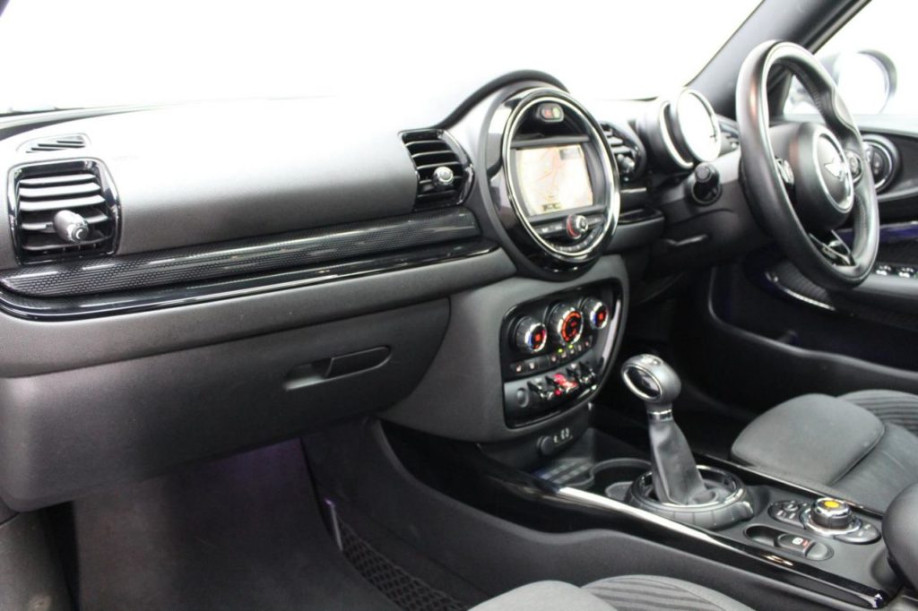 Used_2015_WHITE_MINI_CLUBMAN_2