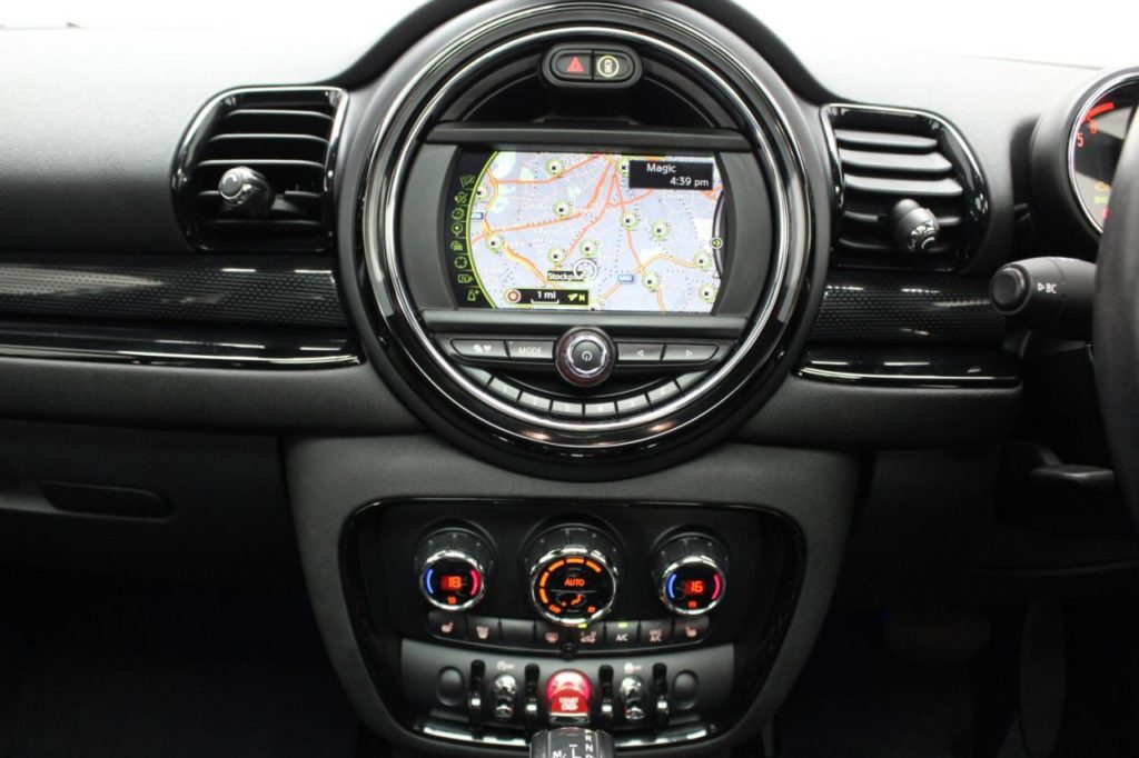 Used_2015_WHITE_MINI_CLUBMAN_2