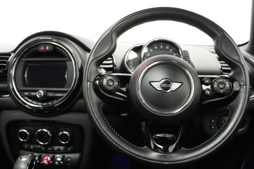 Used_2015_WHITE_MINI_CLUBMAN_2