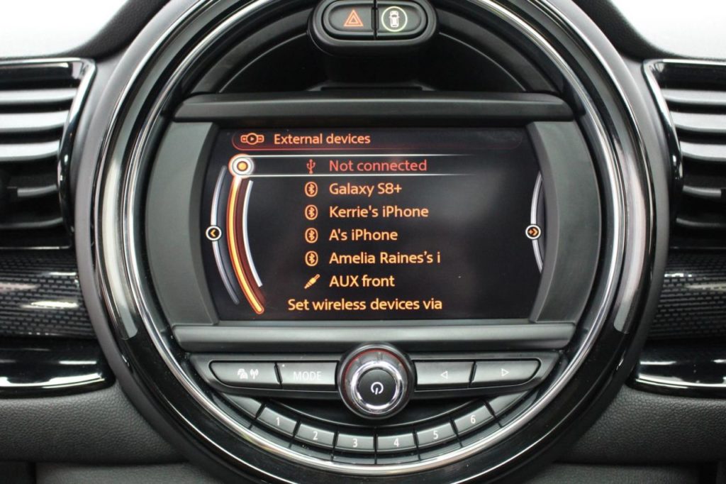 Used_2015_WHITE_MINI_CLUBMAN_2