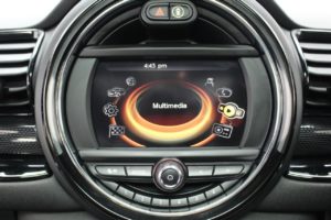 Used_2015_WHITE_MINI_CLUBMAN_2