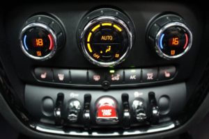 Used_2015_WHITE_MINI_CLUBMAN_2