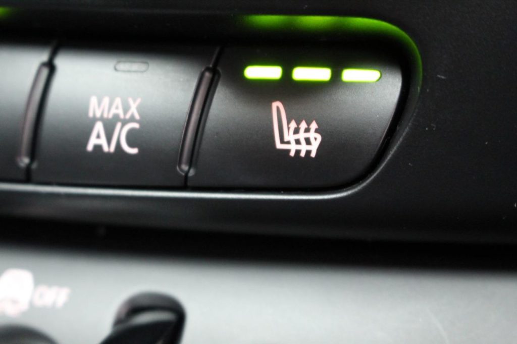 Used_2015_WHITE_MINI_CLUBMAN_2