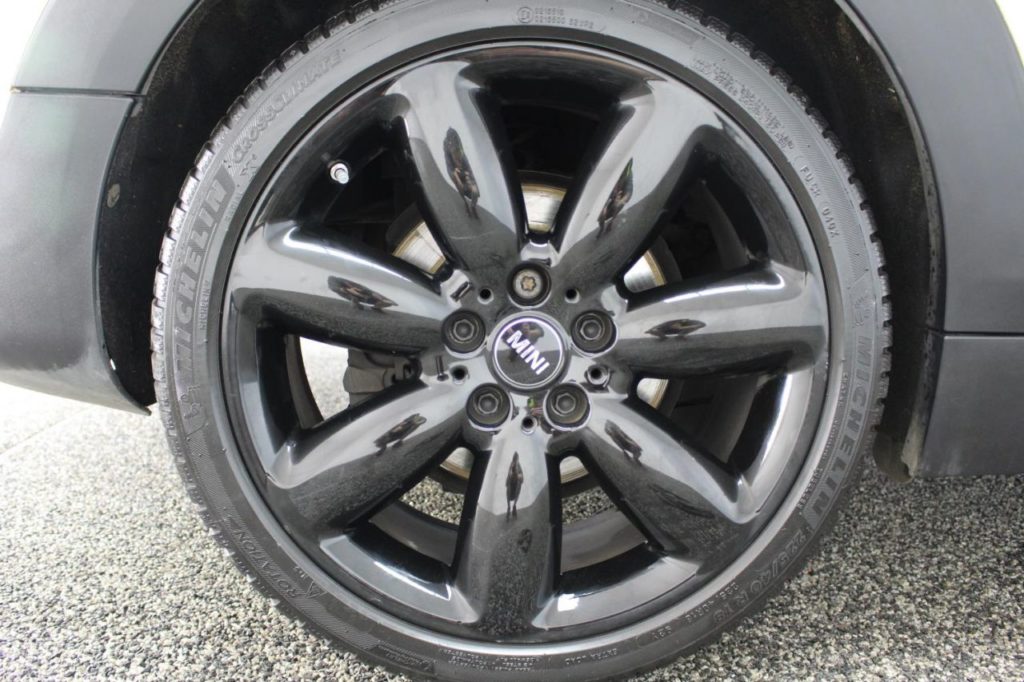 Used_2015_WHITE_MINI_CLUBMAN_2