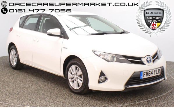 Used 2015 WHITE TOYOTA AURIS Hatchback 1.8 ICON VVT-I 5DR AUTO 1 OWNER REVERSE CAMERA 99 BHP (reg. 2015-02-24) for sale in Stockport