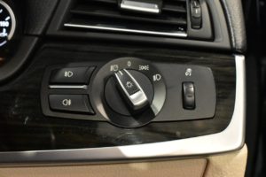 Used_2015_GREY_BMW_5-SERIES_3