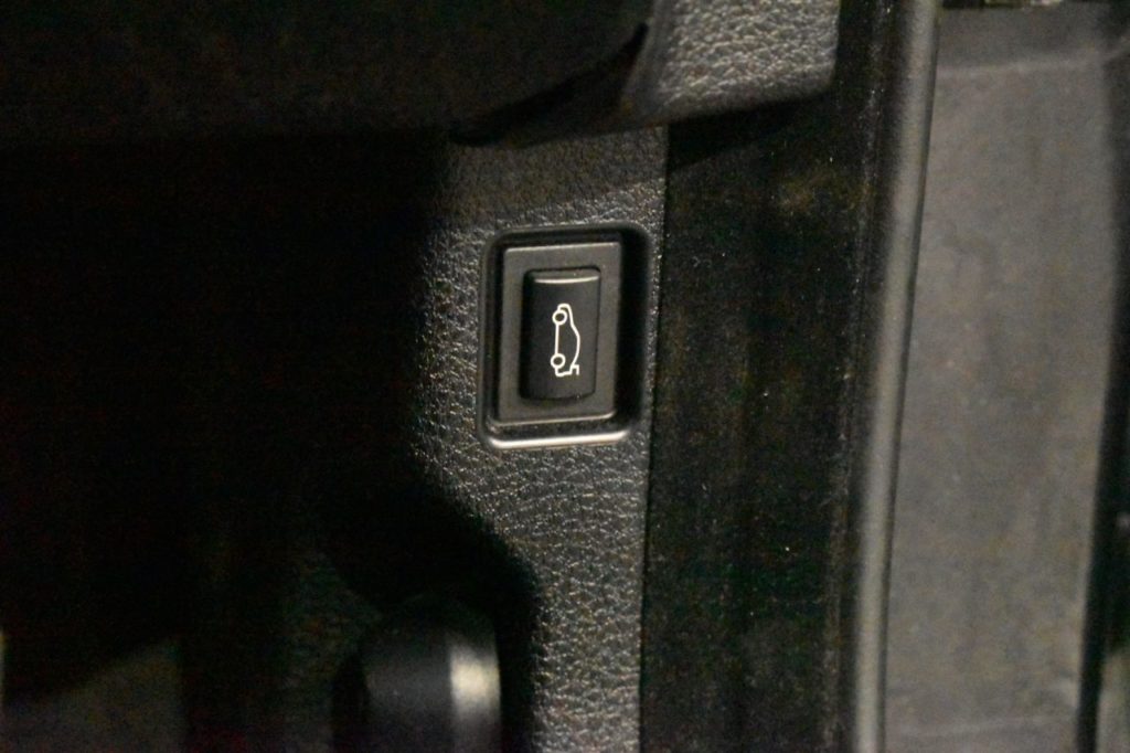Used_2015_GREY_BMW_5-SERIES_3