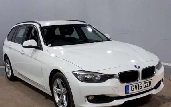 Used 2015 WHITE BMW 3 SERIES Estate 2.0 318D SE TOURING 5d AUTO 141 BHP SAT NAV FULL SERVICE HISTORY (reg. 2015-07-03) for sale in Stockport