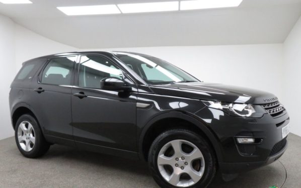 Used 2016 BLACK LAND ROVER DISCOVERY SPORT Estate 2.0 TD4 SE TECH 5d 150 BHP (reg. 2016-11-04) for sale in Manchester