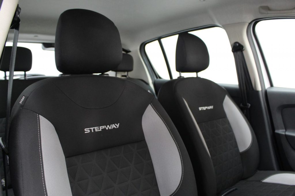 Used_2016_WHITE_DACIA_SANDERO-STEPWAY_1
