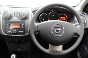 Used_2016_WHITE_DACIA_SANDERO-STEPWAY_1