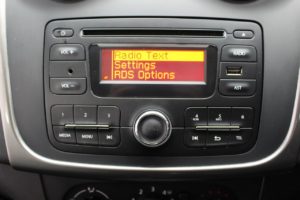 Used_2016_WHITE_DACIA_SANDERO-STEPWAY_1
