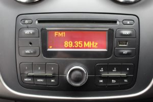 Used_2016_WHITE_DACIA_SANDERO-STEPWAY_1