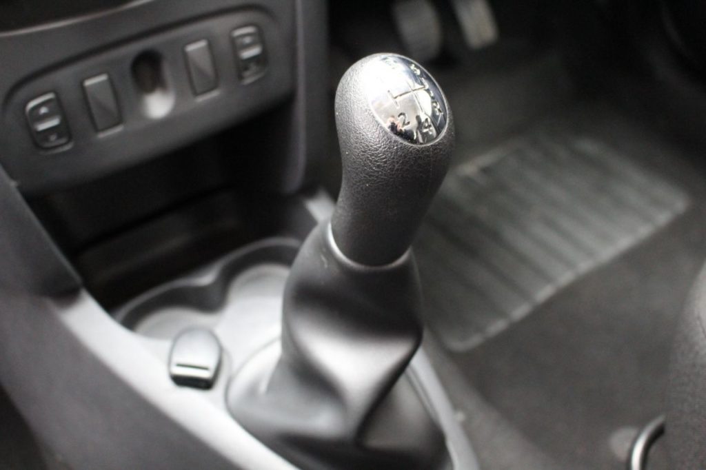 Used_2016_WHITE_DACIA_SANDERO-STEPWAY_1