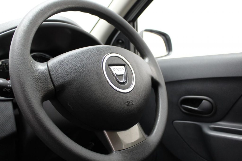 Used_2016_WHITE_DACIA_SANDERO-STEPWAY_1