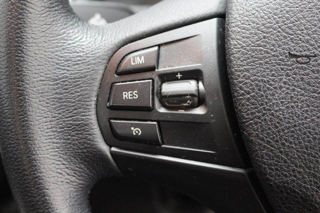 Used_2017_RED_BMW_3-SERIES_2