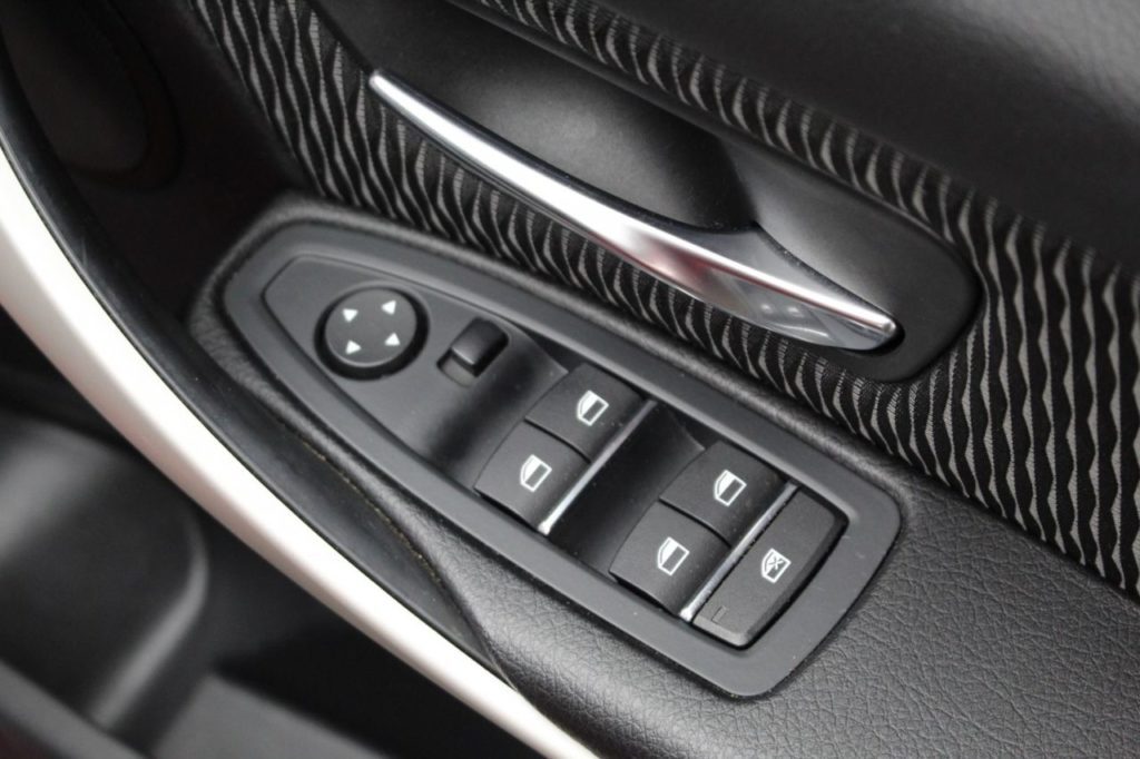 Used_2017_RED_BMW_3-SERIES_2