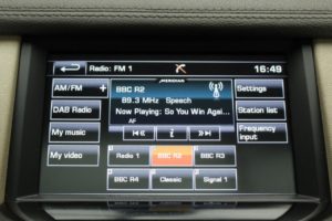 Used_2014_GREY_LAND-ROVER_DISCOVERY_3