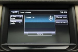 Used_2014_GREY_LAND-ROVER_DISCOVERY_3