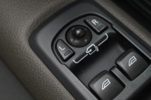 Used_2014_GREY_LAND-ROVER_DISCOVERY_3