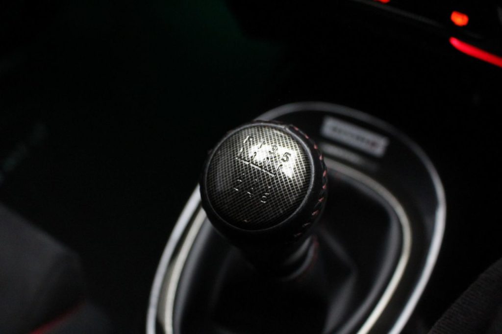 Used_2015_WHITE_NISSAN_JUKE_1