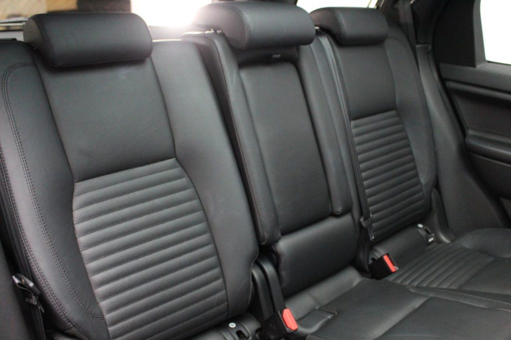 Used_2016_BLUE_LAND-ROVER_DISCOVERY-SPORT_2