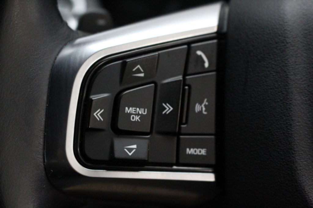 Used_2016_BLUE_LAND-ROVER_DISCOVERY-SPORT_2