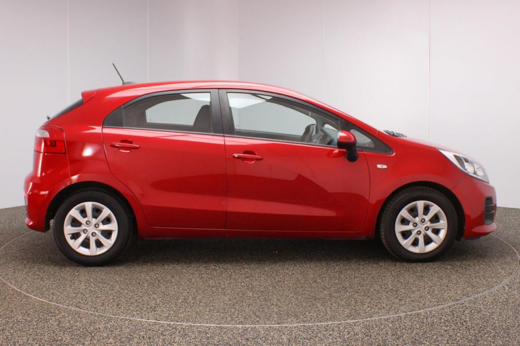 Used_2016_RED_KIA_RIO_1