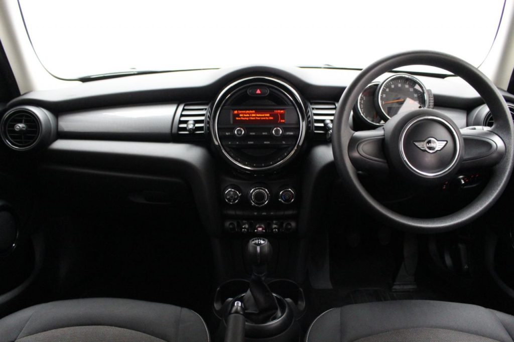 Used_2016_WHITE_MINI_HATCH-COOPER_1
