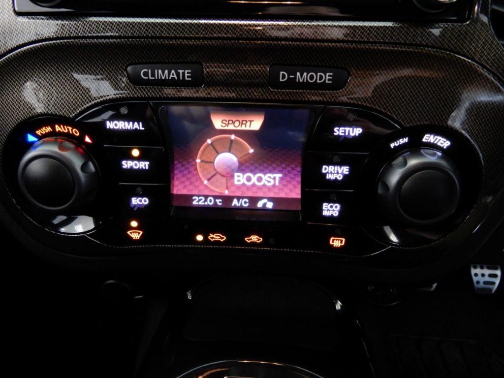 Used_2016_WHITE_NISSAN_JUKE_1