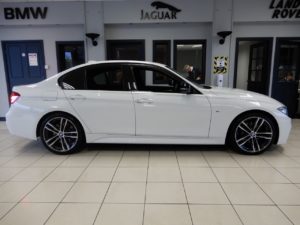 Used 2019 WHITE BMW 3 SERIES Saloon 2.0 320I M SPORT SHADOW EDITION 4d AUTO 181 BHP (reg. 2019-01-31) for sale in Hazel Grove