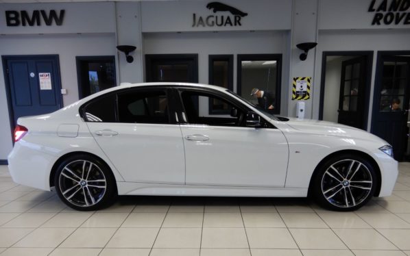 Used 2019 WHITE BMW 3 SERIES Saloon 2.0 320I M SPORT SHADOW EDITION 4d AUTO 181 BHP (reg. 2019-01-31) for sale in Hazel Grove