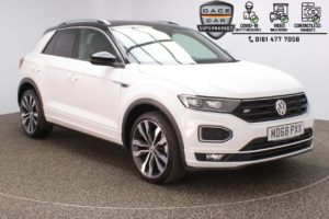 Used 2019 WHITE VOLKSWAGEN T-ROC Hatchback 1.5 R-LINE TSI EVO 5DR 1 OWNER 148 BHP (reg. 2019-01-17) for sale in Stockport