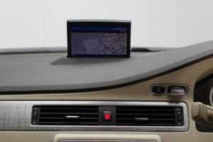 Used_2010_GREY_VOLVO_XC70_2
