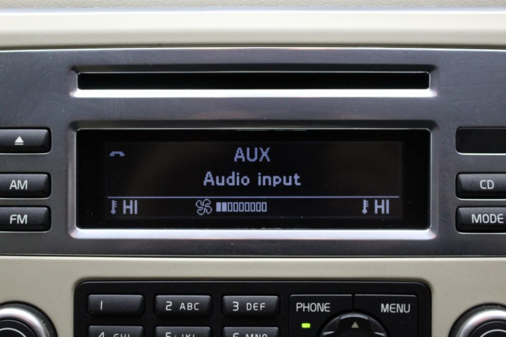 Used_2010_GREY_VOLVO_XC70_2