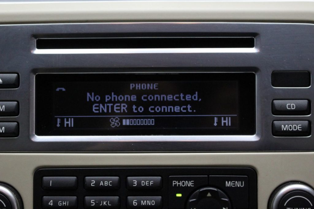 Used_2010_GREY_VOLVO_XC70_2