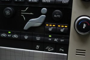 Used_2010_GREY_VOLVO_XC70_2