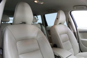 Used_2010_GREY_VOLVO_XC70_2