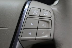 Used_2010_GREY_VOLVO_XC70_2