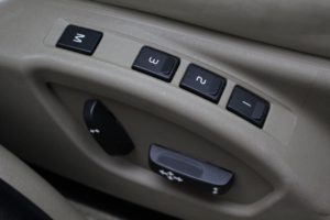 Used_2010_GREY_VOLVO_XC70_2