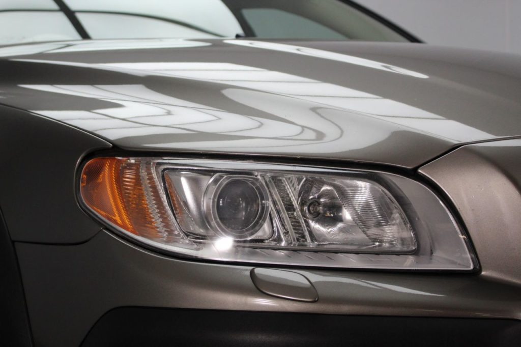 Used_2010_GREY_VOLVO_XC70_2