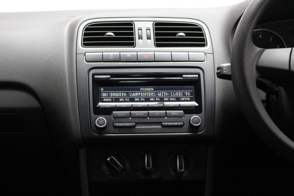 Used_2013_RED_VOLKSWAGEN_POLO_1