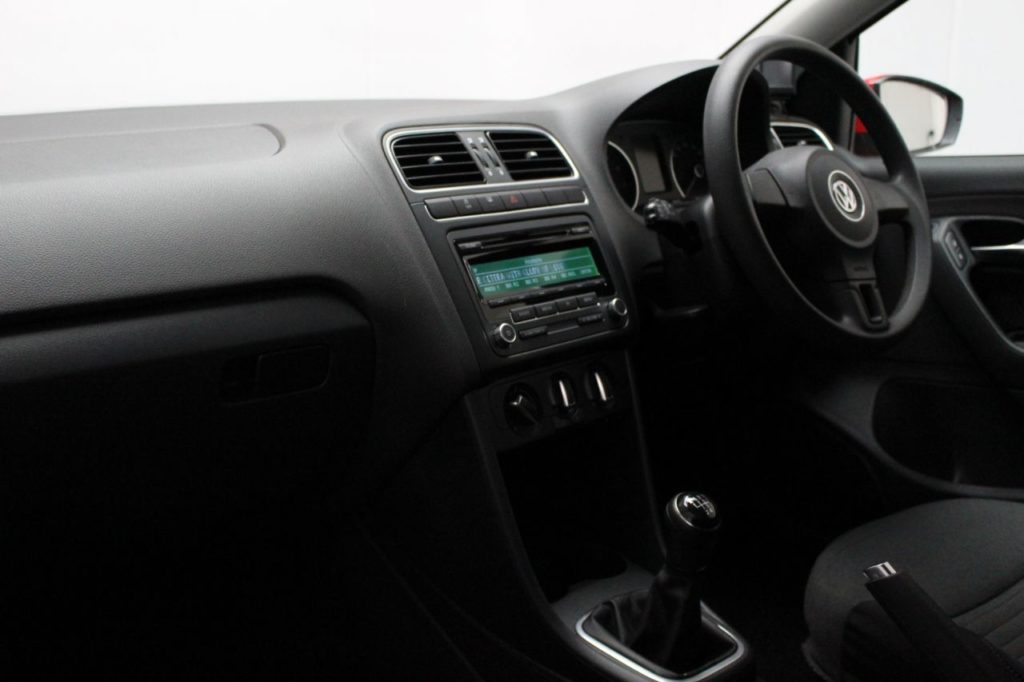 Used_2013_RED_VOLKSWAGEN_POLO_1