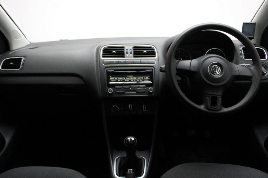 Used_2013_RED_VOLKSWAGEN_POLO_1